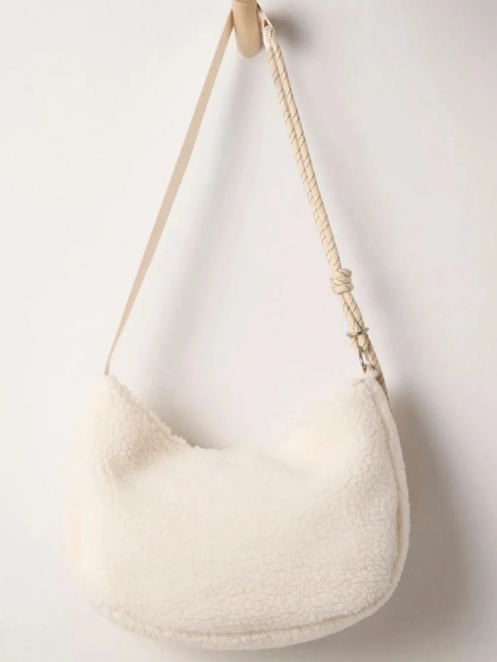 Free People Slopes Sling Bag Cream Sherpa Hobo Bag with Front Zip Pocket